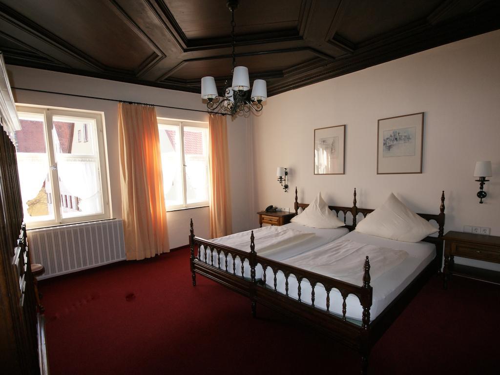 Hotel Eisenkrug Dinkelsbuehl Room photo