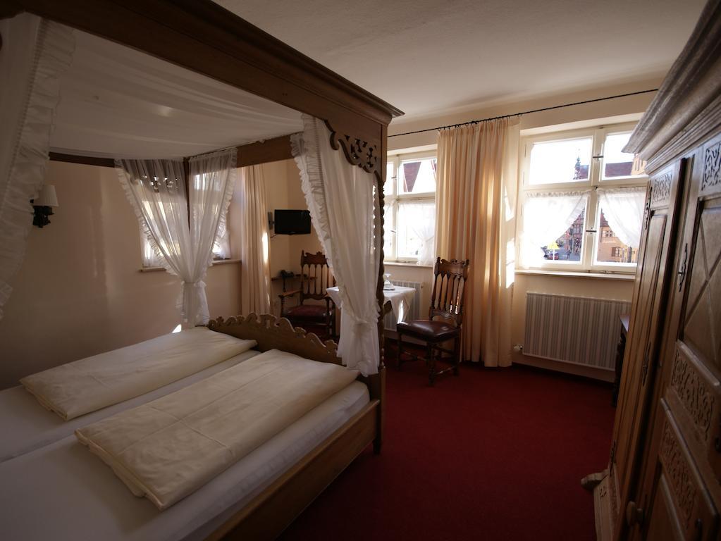 Hotel Eisenkrug Dinkelsbuehl Room photo